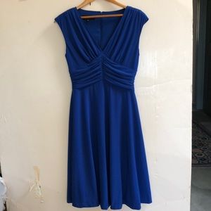 Jones New York 6 Stretchy Ruched V Empire Dress